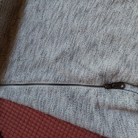 Denver Hayes Side Zippered 3/4 Sleeve Sweatshirt - Picture 14 of 16